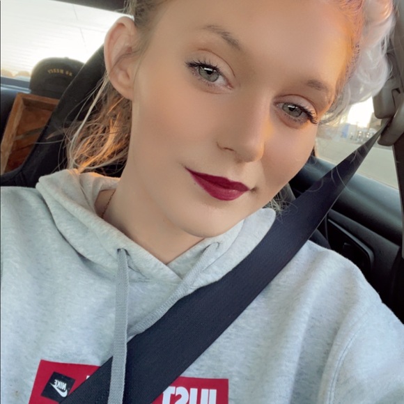 Meet your Posher, Brittany - Picture 1 of 1